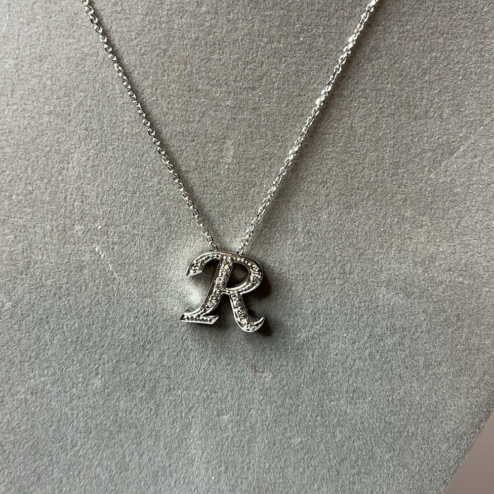 14k WHITE GOLD & DIAMOND  “R” INTIAL NECKLACE - Picture 3 of 8